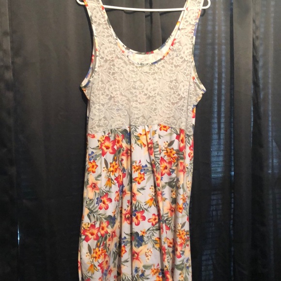 Forever 21 Floral dress - Picture 2 of 3